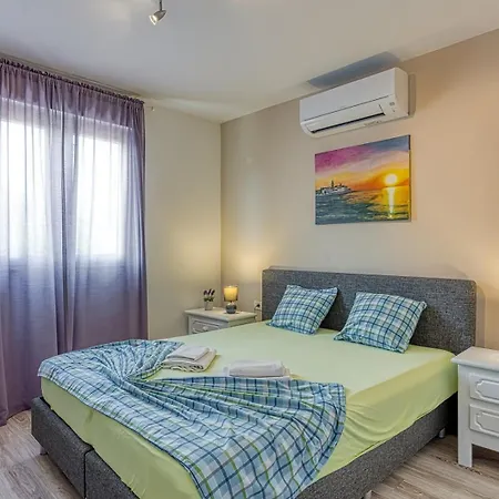 Frontera Croatia Porec