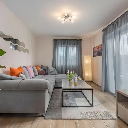 Frontera Croatia * Porec